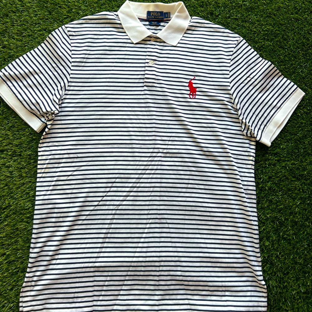 Polo shirt “Red Horse”
Medium 
Worn once 
White & red horse